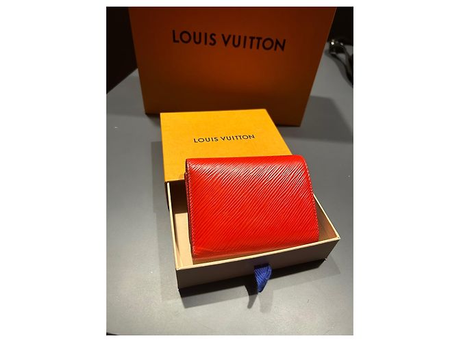 Louis Vuitton Cartera Twist Roja en Piel Epi - view 2
