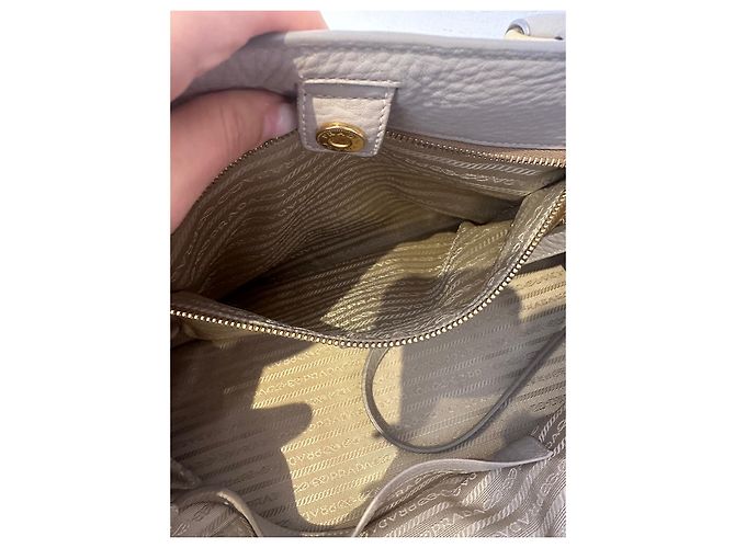 Borsa tote Prada Vitello Daino in pelle beige - vista 8