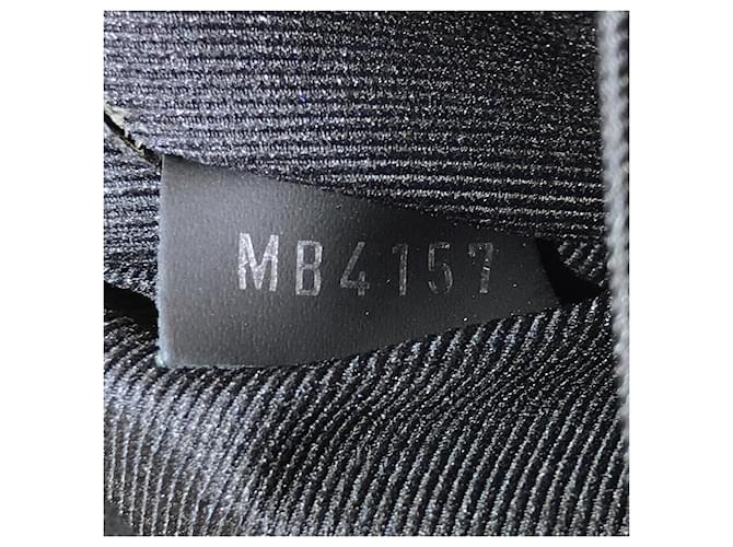 Bumbag Marsupio nero Monogram Eclipse Explorer di Louis Vuitton - vista 7