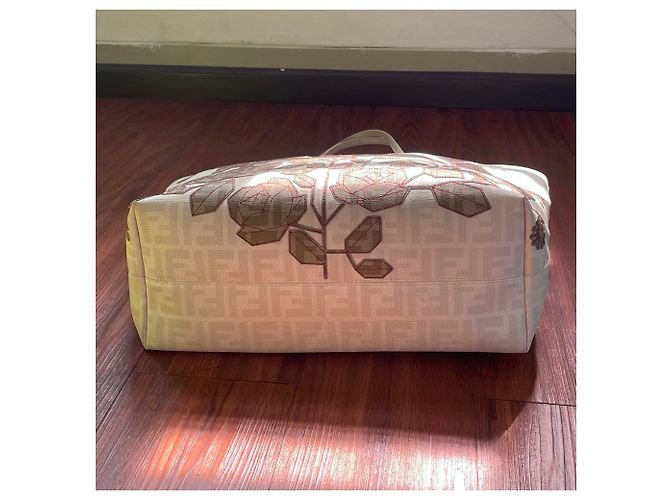 FENDI Zucca Spalmati Floral bestickte große Roll-Tragetasche Weiß - Ansicht 5