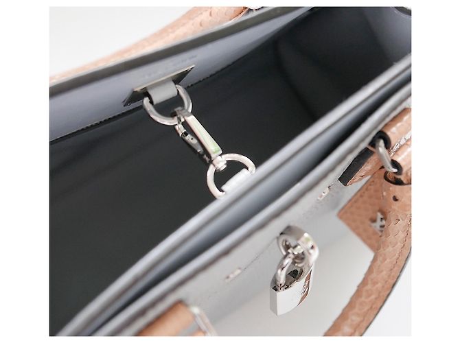 Borsa Louis Vuitton City Steamer East West Grigio - vista 8