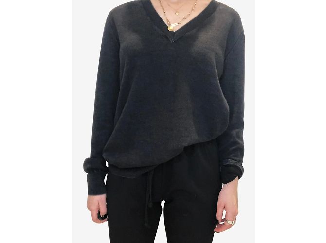 Maison Martin Margiela Verwaschener schwarzer Kaschmirpullover mit V-Ausschnitt – Größe S - Ansicht 2