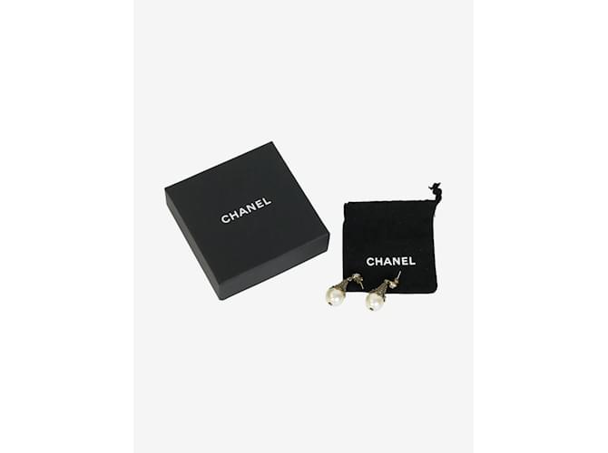 Chanel Orecchini di perle bianche Coco Mark Bianco - vista 4