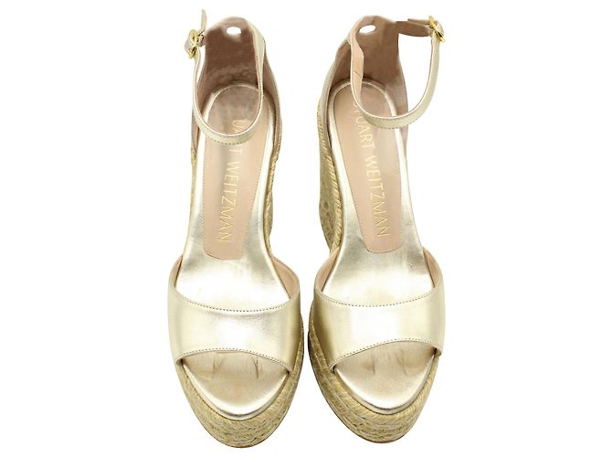 Stuart Weitzman Espadrille-Knöchelriemenkeil aus goldfarbenem Leder - Ansicht 2