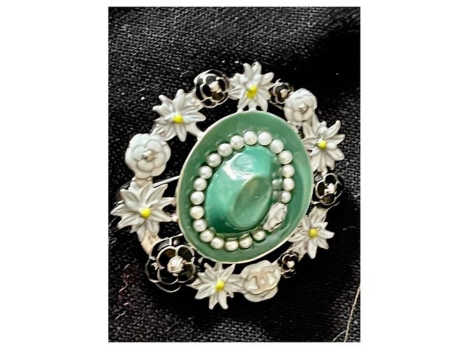 Chanel spilla in metallo raffigurante un cappello Silver hardware - vista 2