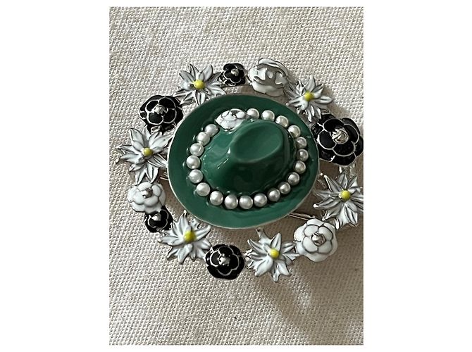 Chanel spilla in metallo raffigurante un cappello Silver hardware - vista 5