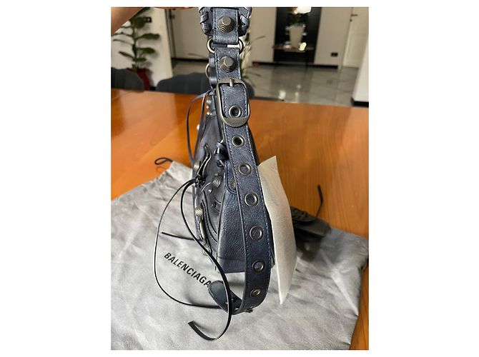 Borsa Balenciaga Le Cagole in pelle blu scuro - vista 10