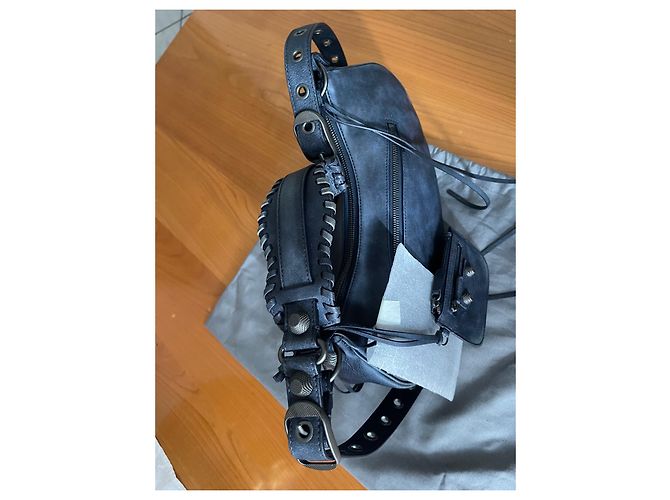 Borsa Balenciaga Le Cagole in pelle blu scuro - vista 6