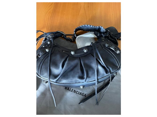 Borsa Balenciaga Le Cagole in pelle blu scuro - vista 8