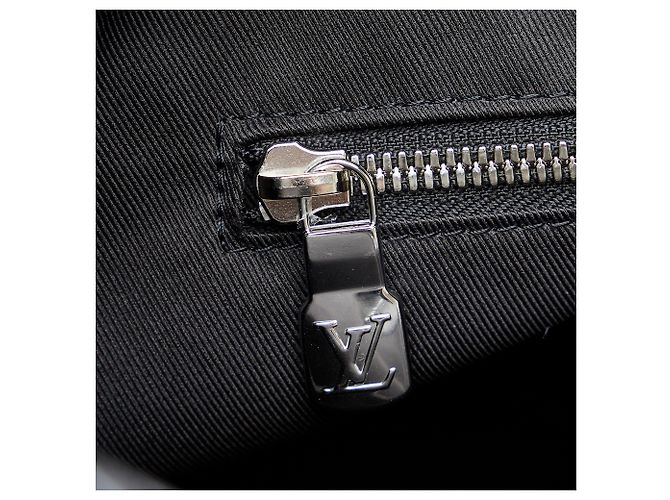 Borsa da esterno Taigarama nera di Louis Vuitton Nero - vista 8