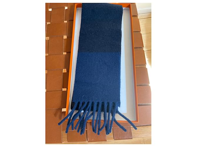 Sciarpa Hermès in cashmere blu navy - vista 3