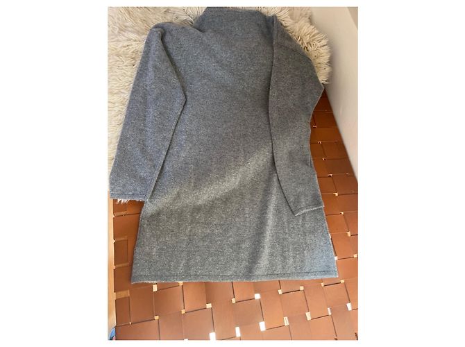 Reformation Mini Polokleid aus grauem Kaschmir - Ansicht 3