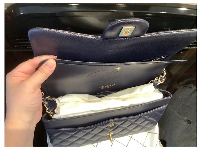 Timeless Chanel Borsa in pelle caviar trapuntata blu navy oro - vista 11