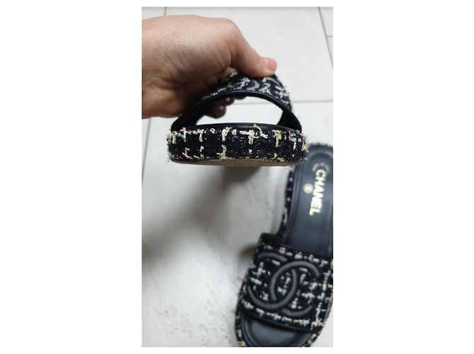 Ciabatte Chanel CC in tweed a rete Multicolore - vista 3