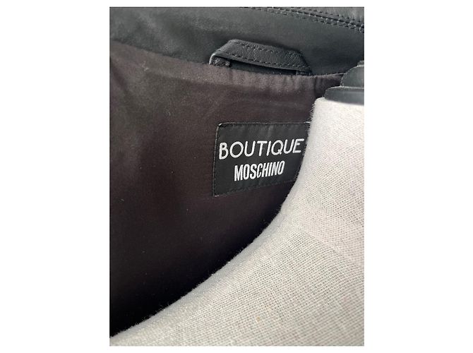 Casaco Moschino em couro napa azul com detalhe de coração de pérolas - vista 5