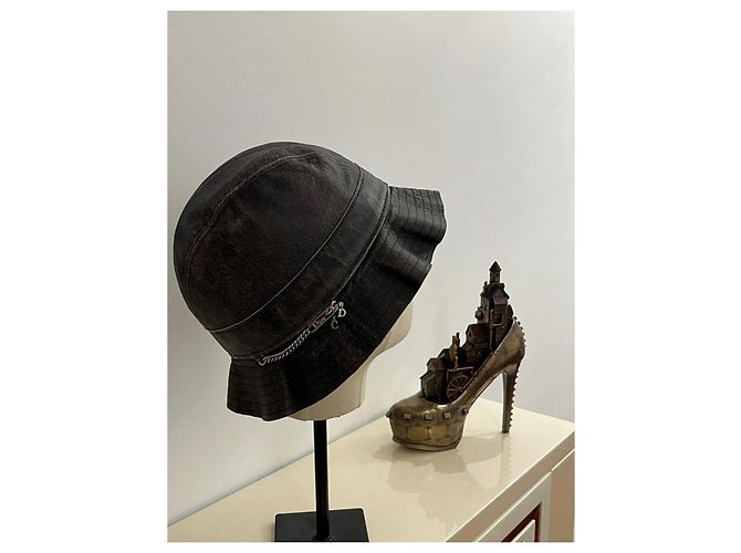 Christian Dior Lederhut Dior Anthrazit Größe 57 cm in Leder Anthrazitgrau Silber Hardware - Ansicht 2