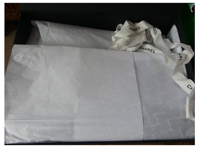 Borsa Chanel Shopper Beige in Pelle Caviale - vista 4