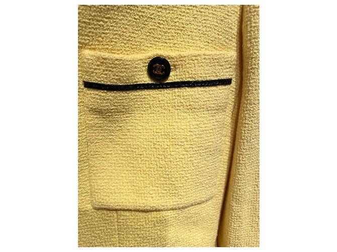 Chanel Coleccionista de Barbies Negro Amarillo - vista 2
