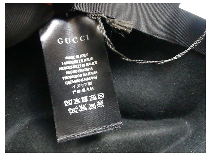Chapeau asymétrique Gucci en fourrure de lapin noir - vue 3