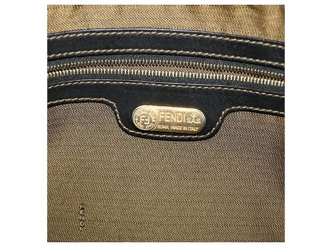 FENDI Zucca Borsa a tracolla in tela Nylon Marrone Nero Auth 48242 - vista 10
