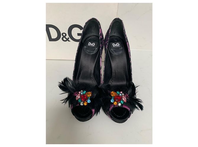 Salto Peep Toe Dolce & Gabbana em Renda Rosa com Penas - vista 7