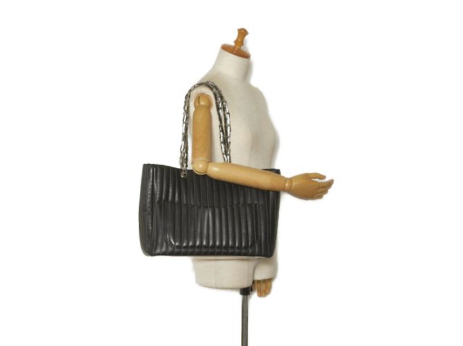 Chanel Borsa tote trapuntata verticale Mademoiselle Nero - vista 12