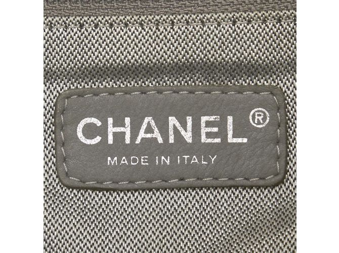 Chanel Borsa tote trapuntata verticale Mademoiselle Nero - vista 9
