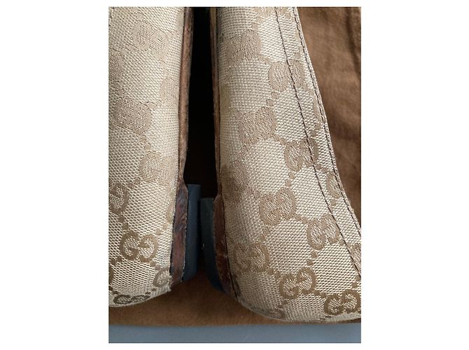 Gucci Sapatilhas de Lona Monogram e Couro Bege - vista 7