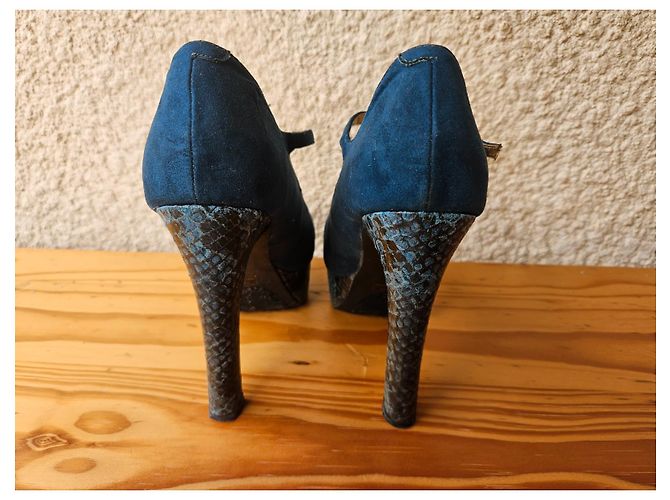 Décolleté Guess Blu Turchese in Pelle 38 - vista 2