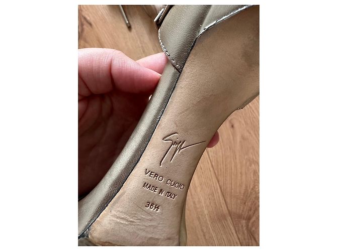 Sandali Giuseppe Zanotti in pelle metallizzata Metallico - vista 3