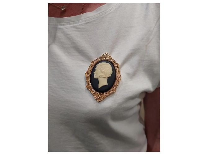 Spilla Chanel placcata oro D'oro - vista 3