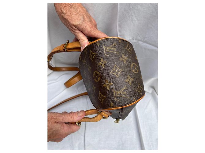 Louis Vuitton Zaino Ellipse Monogram Marrone - vista 6