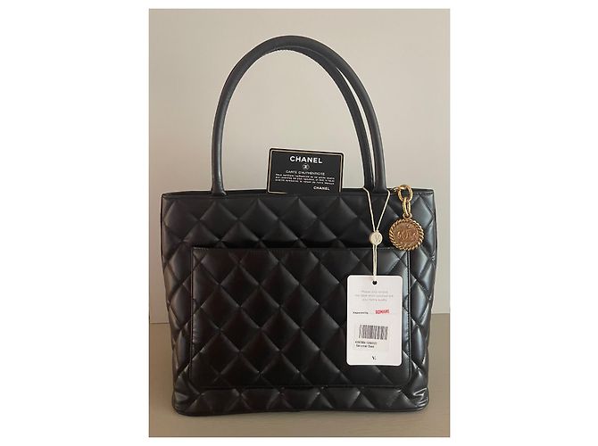 Medaillon Borsa a medaglione Chanel Nero - vista 3