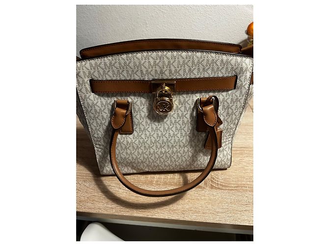 Borsa Michael Kors Hamilton Crema in Finta Pelliccia Crudo - vista 3