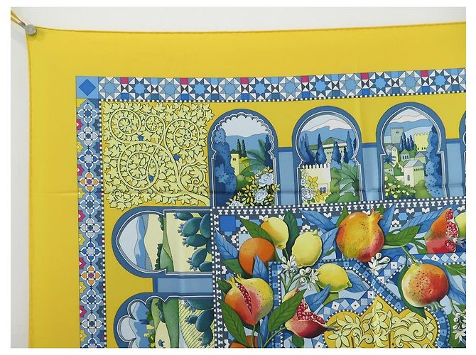 Aline Hermès NUOVA SCIARPA HERMES I GIARDINI DELL'ANDALUSIA HONORE CARRE 90 NUOVA SCIARPA IN SETA Giallo - vista 2