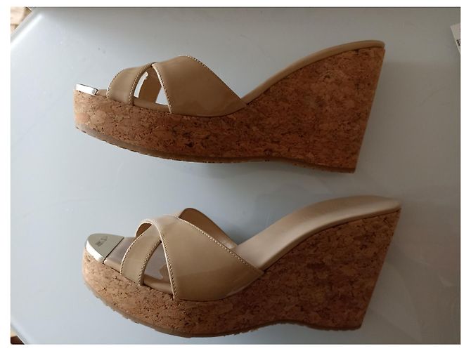 Sandali con zeppa Jimmy Choo in sughero beige vernice - vista 2