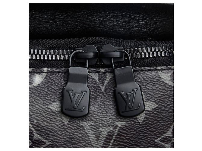 Louis Vuitton Black Monogram Galaxy Discovery Bumbag - view 8