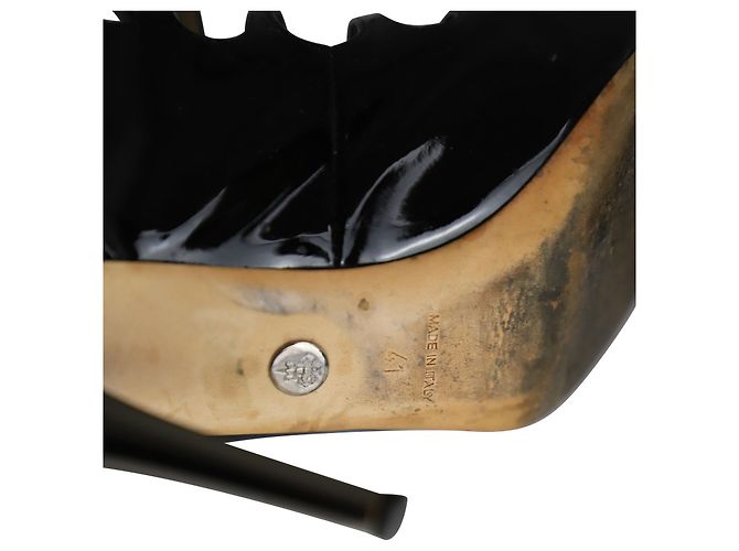 Emilio Pucci Riemchen-Pumps mit Schnallenkäfig aus schwarzem Lackleder - Ansicht 8