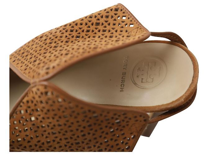 Sandali peep-toe con taglio laser Tory Burch in pelle marrone - vista 9