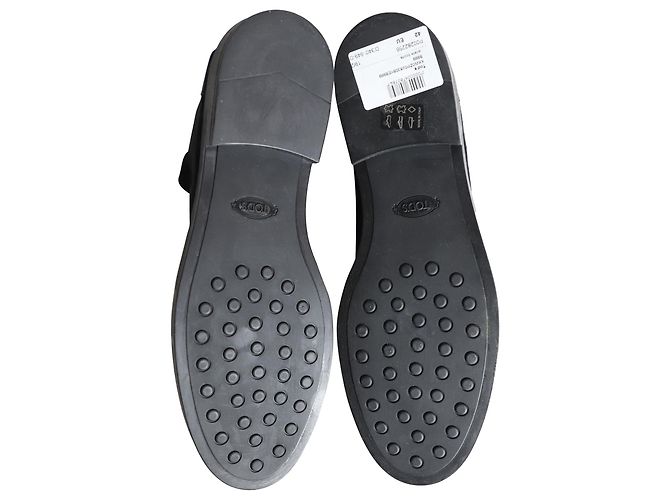 Stivaletti Pull On di Tod's in pelle scamosciata nera Nero - vista 6