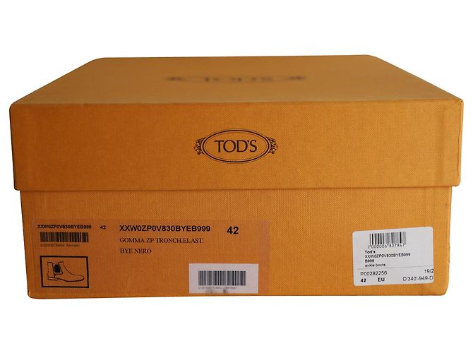 Stivaletti Pull On di Tod's in pelle scamosciata nera Nero - vista 8