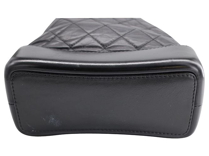 Chanel Quilted Gabrielle Rucksack aus schwarzem gealtertem Kalbsleder - Ansicht 3