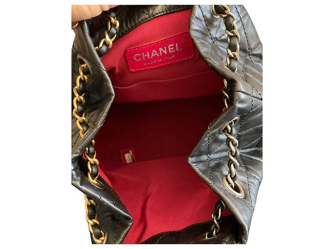 Chanel Quilted Gabrielle Rucksack aus schwarzem gealtertem Kalbsleder - Ansicht 6