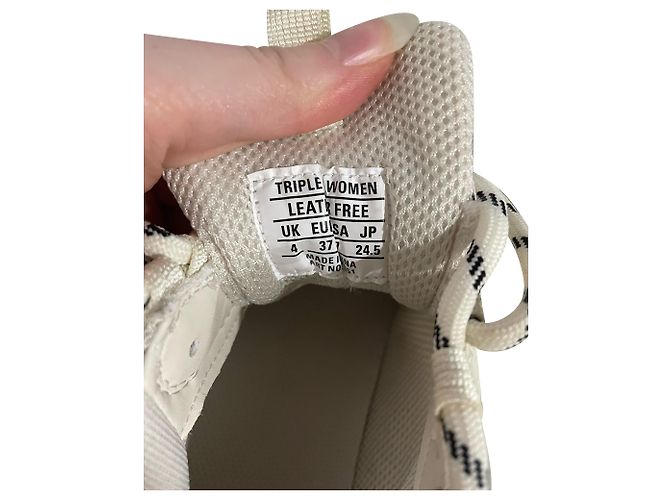 Everyday Balenciaga Triple S Sneakers aus beigem Polyurethan - Ansicht 10