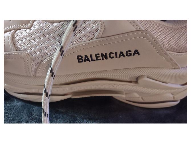 Sneakers Balenciaga Triple S Beige - vista 3
