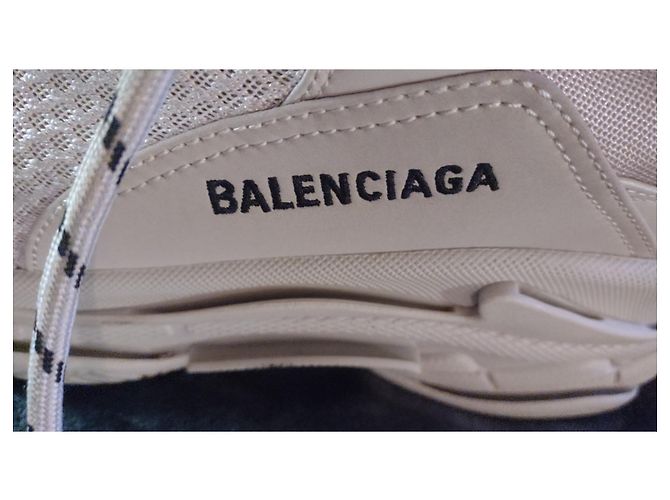 Sneakers Balenciaga Triple S Beige - vista 4
