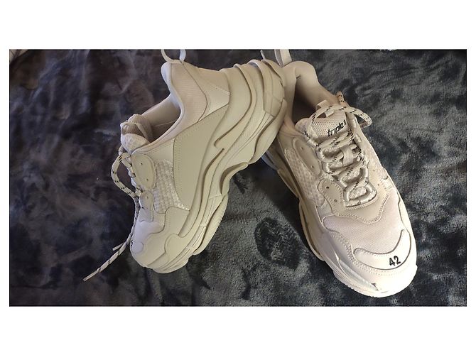 Sneakers Balenciaga Triple S Beige - vista 8