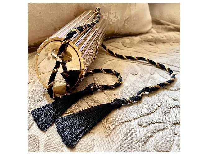 Yves Saint Laurent Minaudière YSL in plexi oro nell'iconico stile vintage in metallo D'oro - vista 3