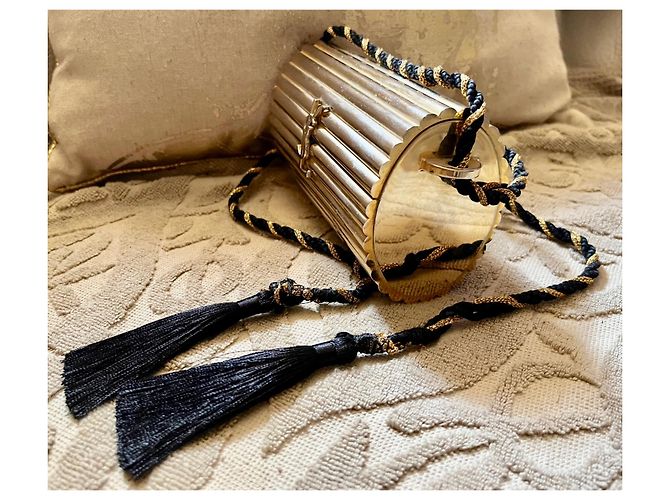 Yves Saint Laurent Minaudière YSL in plexi oro nell'iconico stile vintage in metallo D'oro - vista 4