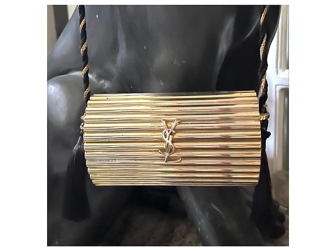 Yves Saint Laurent Minaudière YSL in plexi oro nell'iconico stile vintage in metallo D'oro - vista 8